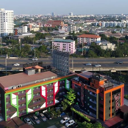 The Breton Hotel Media Бангкок Екстер'єр фото