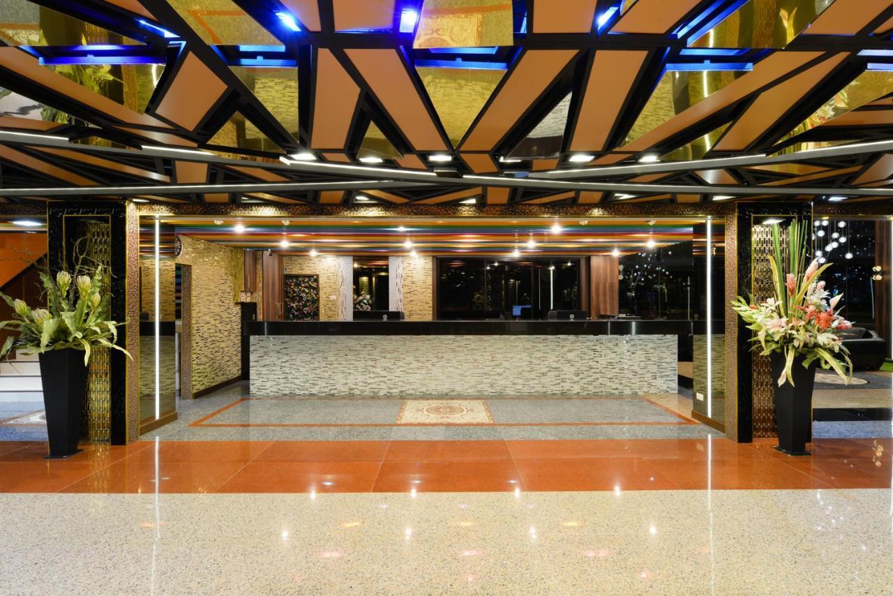 The Breton Hotel Media Бангкок Екстер'єр фото